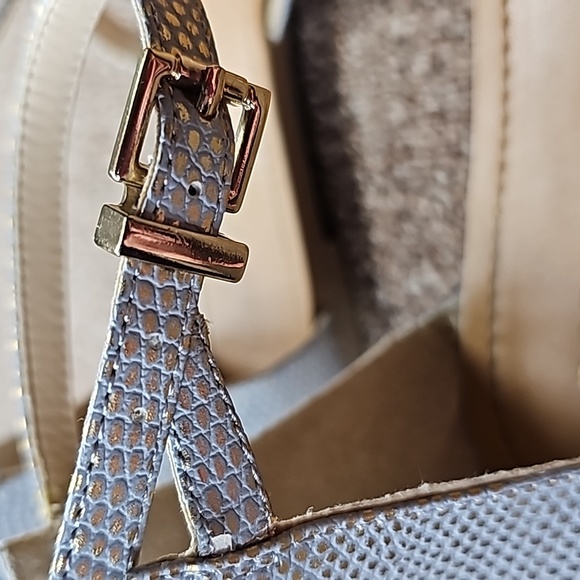 Sandals - Picture 10 of 16